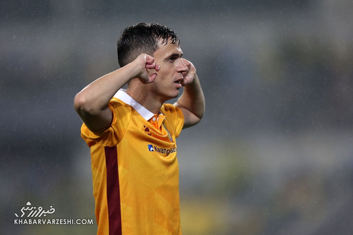 استقلال روی ستاره آلبانیایی دست گذاشت