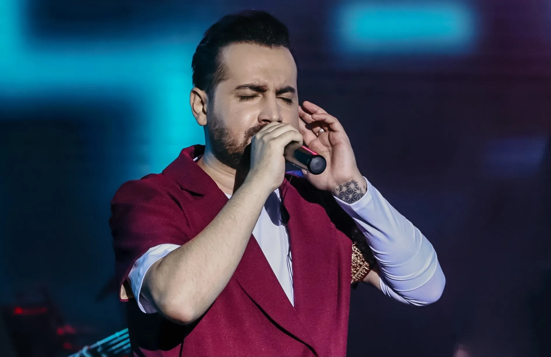 استوری تند خواننده استقلالی کشور خطاب به پیشکسوتان این تیم؛ گمشید و دهانتان را ببندید! / عکس استوری تند خواننده استقلالی کشور خطاب به پیشکسوتان این تیم؛ گمشید و دهانتان را ببندید! / عکس