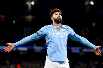 عکس | ستاره منچسترسیتی در میدان جنگ؛ تعطیلاتی به سبک کماندوها! عکس | ستاره منچسترسیتی در میدان جنگ؛ تعطیلاتی به سبک کماندوها!