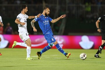 عکس | تتوی تاج ۲ ستاره روی پای کاپیتان استقلال