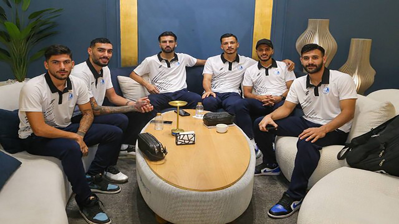 استقلالی‌ها راهی کیش شدند