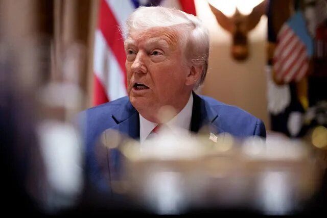 ادعای ترامپ: رئیس ستاد مشترک امریکا در هدفگیری تواناییهای هستهای ایران فوق العاده بود / تمام گزارشهایی که درباره سلامتیام منتشر شد جعلی است / دو روز هیچ کنفرانس مطبوعاتی برگزار نکردم و آنها گفتند «حتماً مشکلی برای او پیش آمده» ادعای ترامپ: رئیس ستاد مشترک امریکا در هدفگیری تواناییهای هستهای ایران فوق العاده بود / تمام گزارشهایی که درباره سلامتیام منتشر شد جعلی است / دو روز هیچ کنفرانس مطبوعاتی برگزار نکردم و آنها گفتند «حتماً مشکلی برای او پیش آمده»