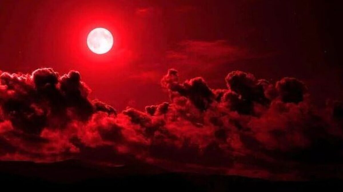 ساعت دقیق ماه گرفتگی ۱۶ شهریور ۱۴۰۴ / در هرشهری ماه خونین از چه ساعتی قابل مشاهده است؟