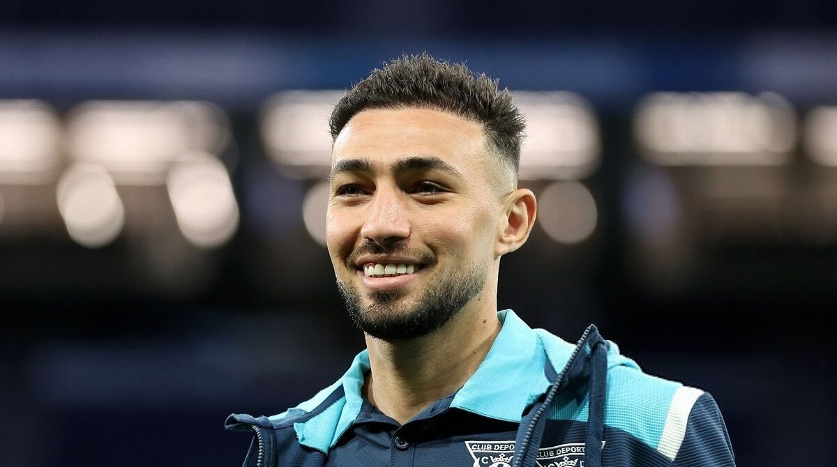 منیر الحدادی در تهران برای استقلال تبلیغ می‌کند!