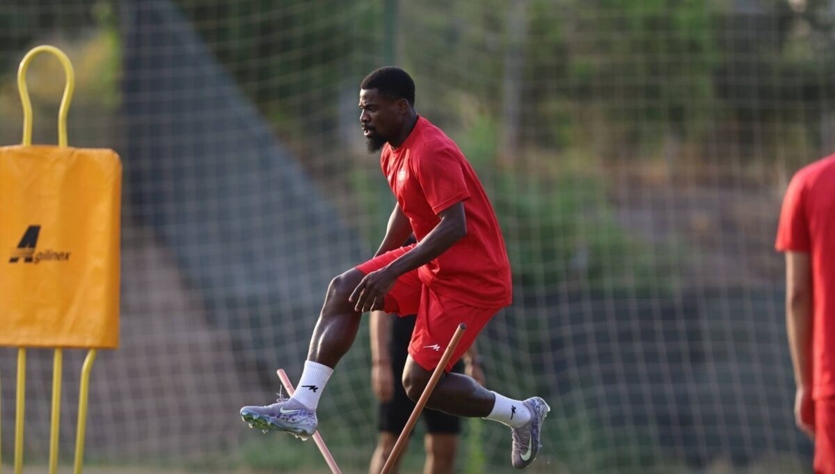 سرژ اوریه از پرسپولیس دورتر شد!