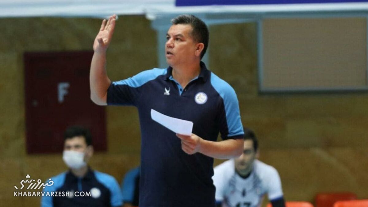 من از استقلال نرفتم، برکنارم کردند/ گفتند پول زیادی می‌خواهی/ حتی بدون قرارداد برای استقلال کار می‌کردم!