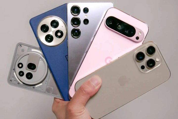 قیمت روز گوشی سامسونگ و آیفون یک شهریور ۱۴۰۴ قیمت روز گوشی سامسونگ و آیفون یک شهریور ۱۴۰۴