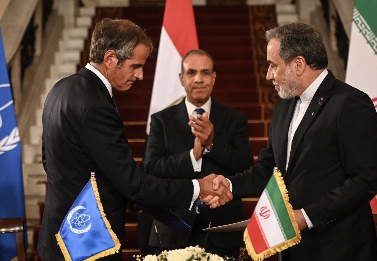 توافق قاهره یک سازوکار عملی برای همکاری برقرار می‌کند که هم شرایط استثنائی امنیتی ایران و هم الزامات فنی آژانس را بازتاب می‌دهد / اگر غربی‌ها به تعهدات خود برگردند، مسیر  باقی‌ماندن ایران در  ان‌پی‌تی تداوم پیدا خواهد کرد