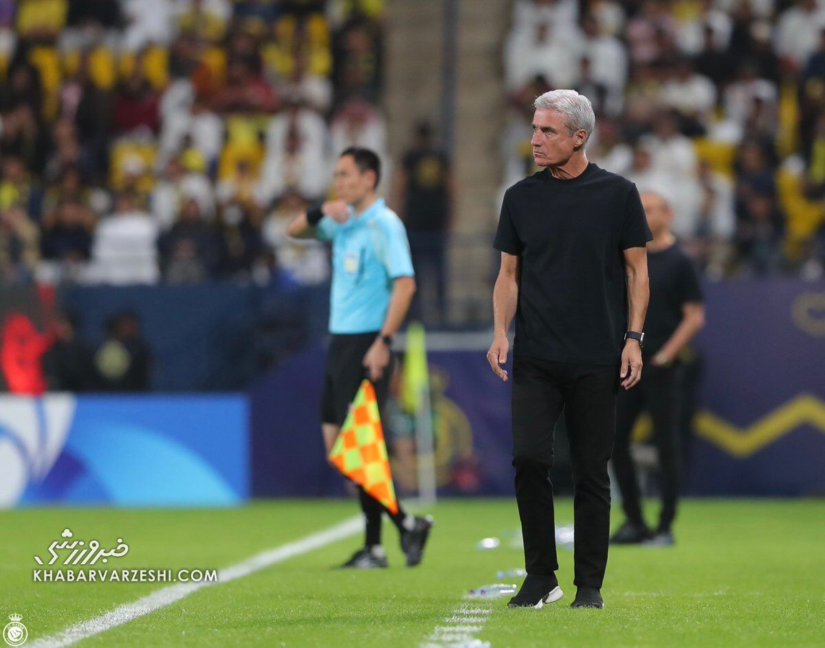 هموطن ساپینتو تماشاگر ویژه شکست استقلال/ الوصلی‌ها آنلاین باخت آبی‌ها را آنالیز کردند 