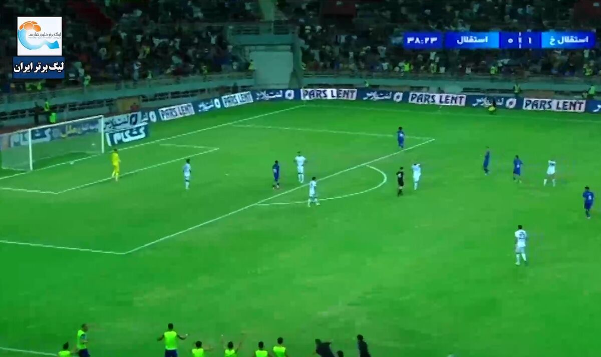 حمله اورژانسی بعد از گل استقلال! / یک عضو آبی‌ها غش کرد!