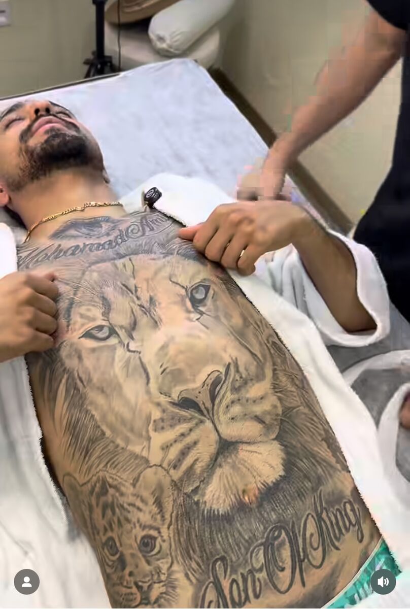 کاظمیان و بدنی خاص؛ بازیکن جدید پرسپولیس کلاً تتو است! +عکس