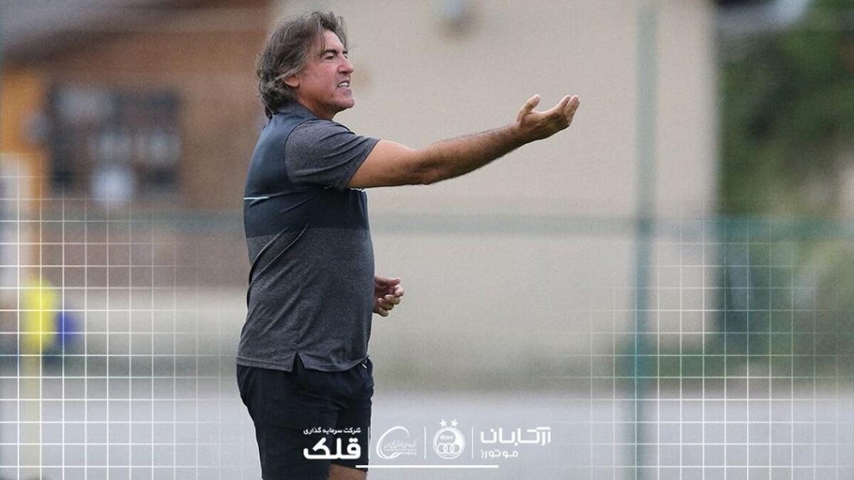 داد و فریاد ساپینتو: چرا بازیکن استقلال را بغل می‌کنی؟