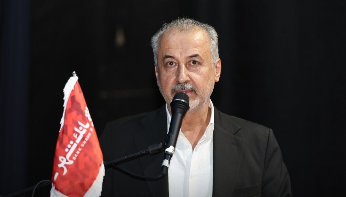 فشار هواداران پرسپولیس به نتیجه رسید؛ درویش به مجلس احضار شد! فشار هواداران پرسپولیس به نتیجه رسید؛ درویش به مجلس احضار شد!