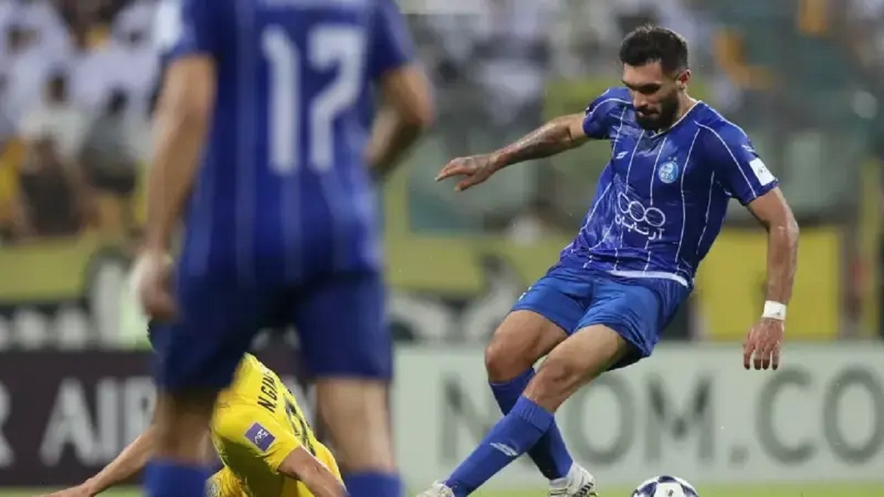 عارف آقاسی را جویباری نابود کرد/ کاش سرخابی‌ها هیچ وقت پولدار نباشند