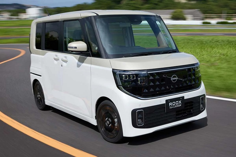 2026-Nissan-Roox-2