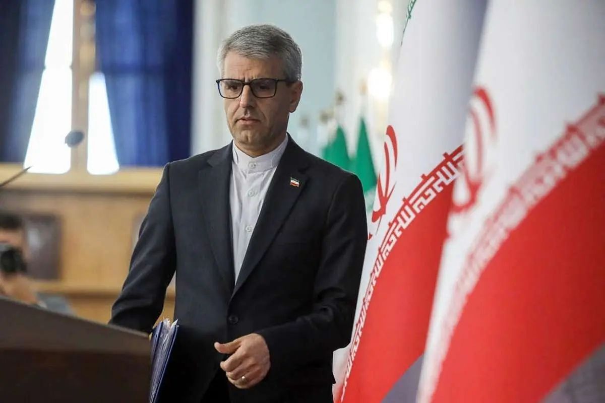 سخنگوی وزارت خارجه: تماسها میان ایران و طرفهای اروپایی طی روزهای آینده ادامه خواهد یافت/ در نشست امروز با اروپا، مواضع ما درباره لزوم رفع تحریمها و حفظ حقوق هستهای، تبیین شد سخنگوی وزارت خارجه: تماسها میان ایران و طرفهای اروپایی طی روزهای آینده ادامه خواهد یافت/ در نشست امروز با اروپا، مواضع ما درباره لزوم رفع تحریمها و حفظ حقوق هستهای، تبیین شد