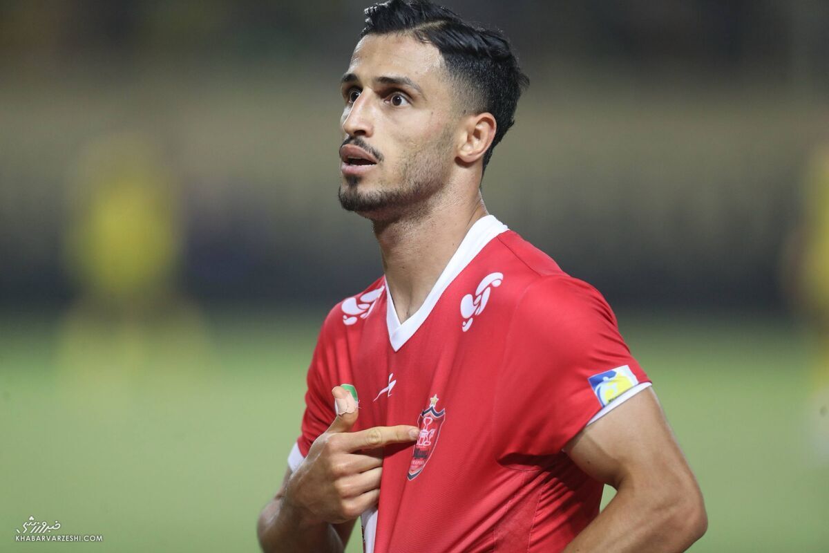 آقای گل پرسپولیس اولین گام را برای ویزای آمریکا برداشت آقای گل پرسپولیس اولین گام را برای ویزای آمریکا برداشت