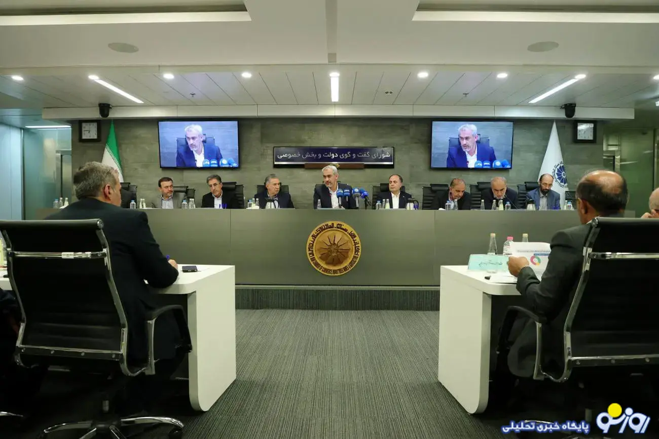 مسوول اقتصاد در کشور با وزیر است یا بانک مرکزی؟!