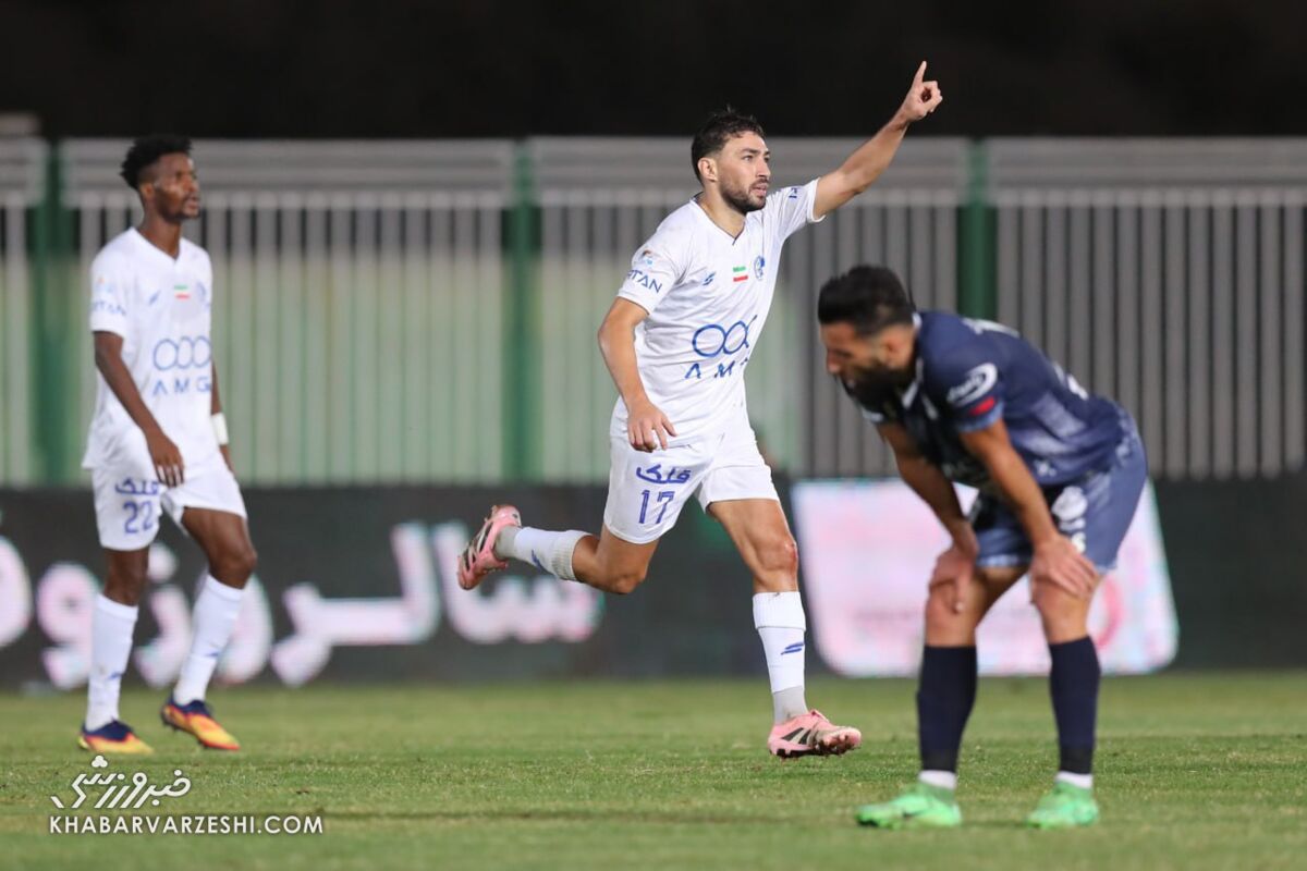 یک استقلالی تختی را به نوکمپ تبدیل کرد