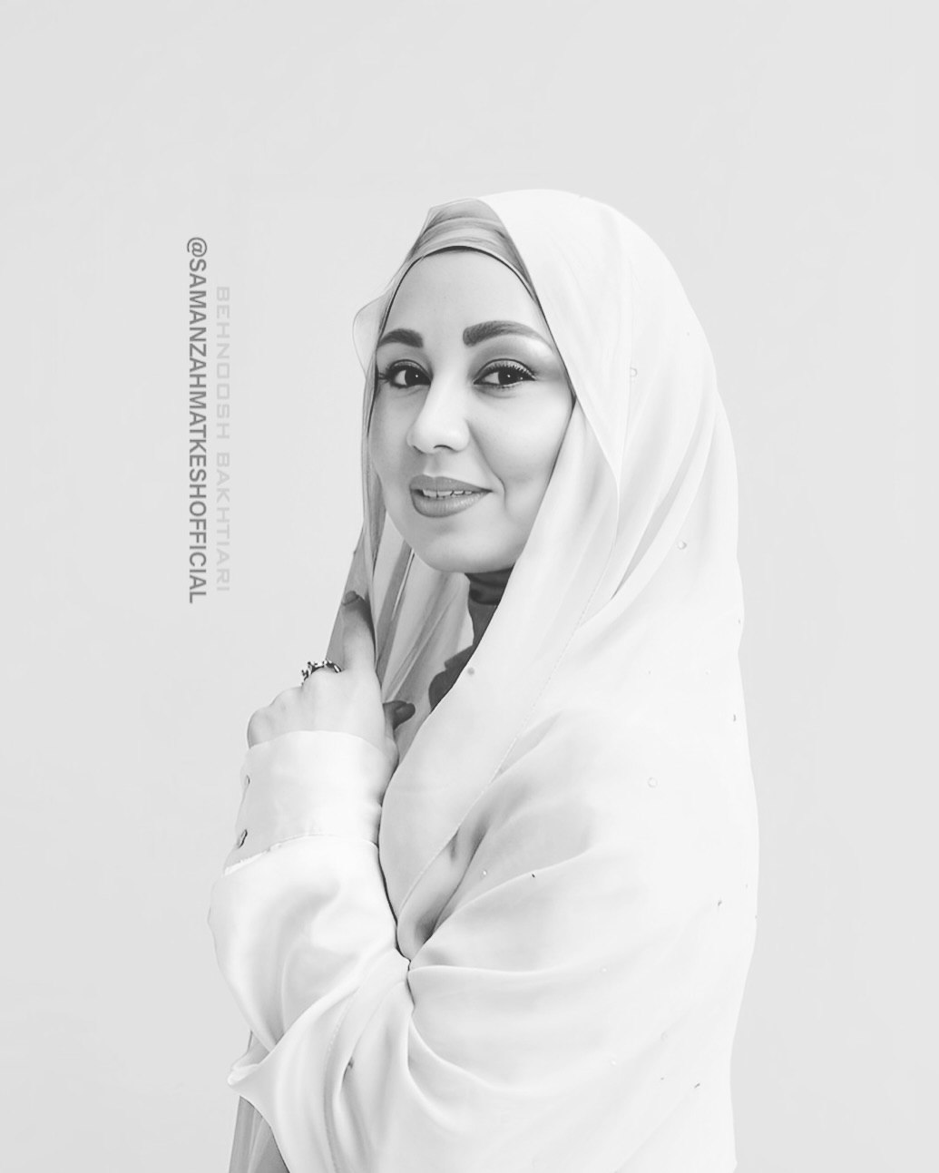 عکس جدید بهنوش بختیاری با چادر و حجاب کامل