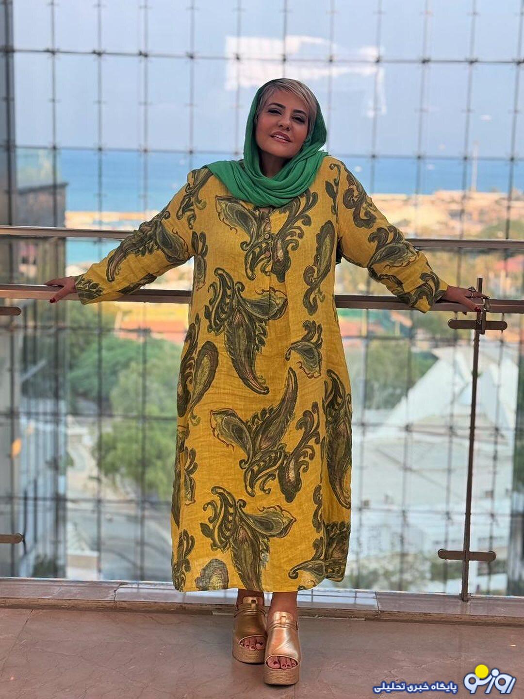 تیپ ساحلی رابعه اسکویی در کنار خلیج فارس با صندل لاکچری