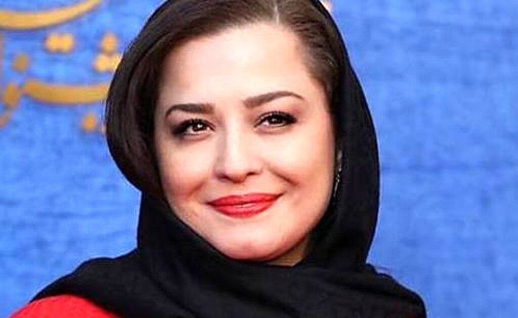 استایل پاییزی مهراوه شریفی‌نیا در یک مراسم