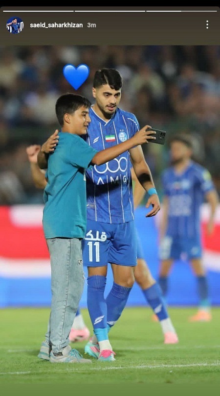 سلفی سحر خیزان با جیمی جامپ بازی استقلال! (عکس) سلفی سحر خیزان با جیمی جامپ بازی استقلال! (عکس)