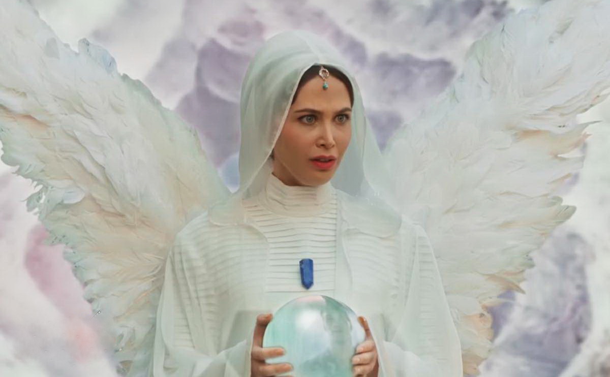 عکس-های-بیرون-سریالی-عسل-اجل-معلق-بیوگرافی