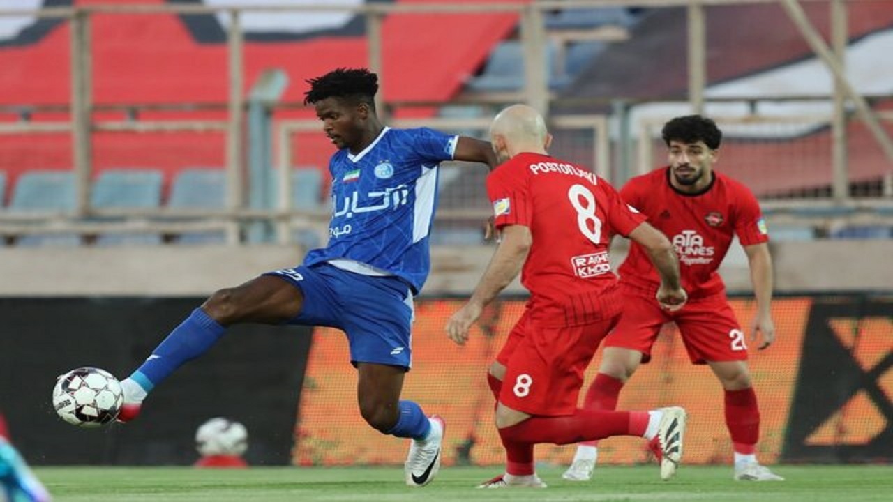 بازیکن خارجی استقلال در اختیار کمیته انضباطی قرار گرفت بازیکن خارجی استقلال در اختیار کمیته انضباطی قرار گرفت