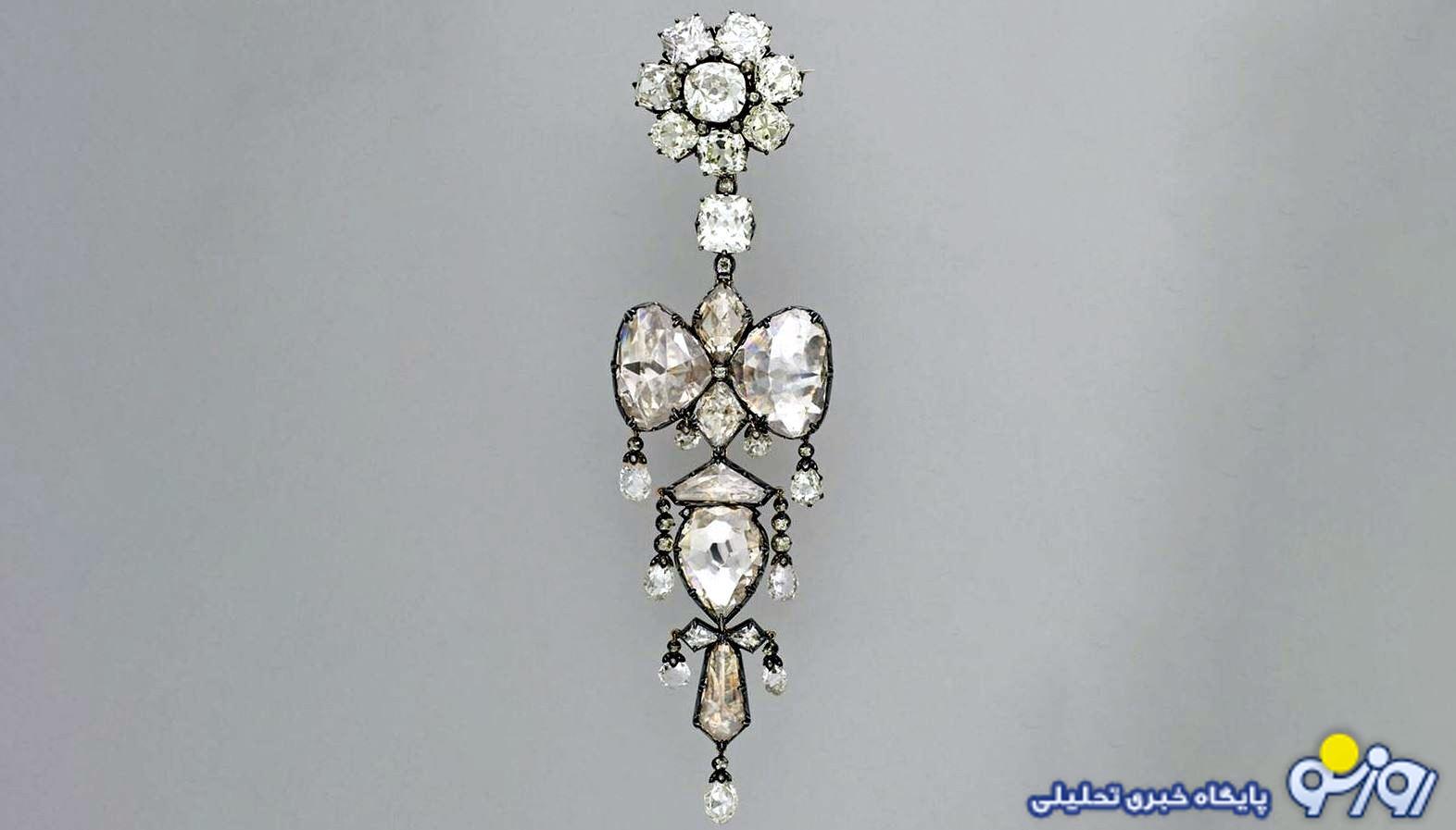 غارت فرهنگ در پاریس!