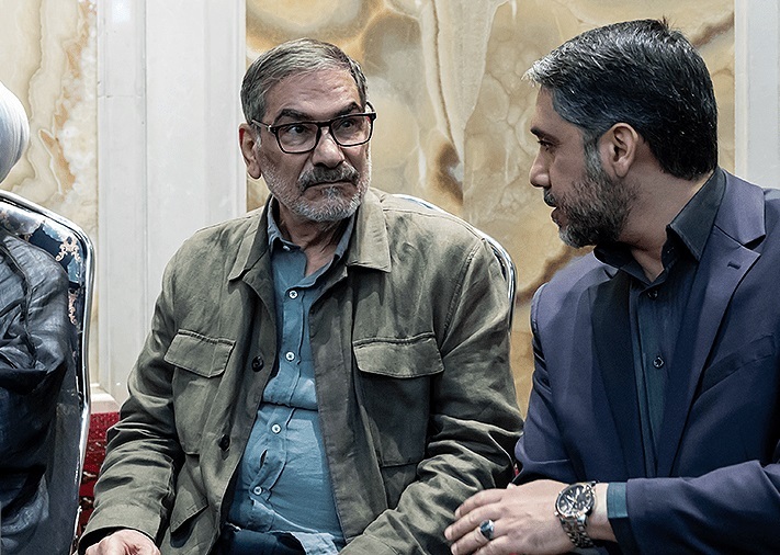 شمخانی: همه سوار بر کشتیای هستیم که شهدای انقلاب به آب انداختهاند / حیف است در این کشتی نقطه ضعف و سوراخی پیدا شود / همه باید تحت ولایت رهبری، متحد باشیم / دشمن به دنبال آن است که تک تک ما را گیر بیاورد و اساس کشور را دچار اختلال کند شمخانی: همه سوار بر کشتیای هستیم که شهدای انقلاب به آب انداختهاند / حیف است در این کشتی نقطه ضعف و سوراخی پیدا شود / همه باید تحت ولایت رهبری، متحد باشیم / دشمن به دنبال آن است که تک تک ما را گیر بیاورد و اساس کشور را دچار اختلال کند