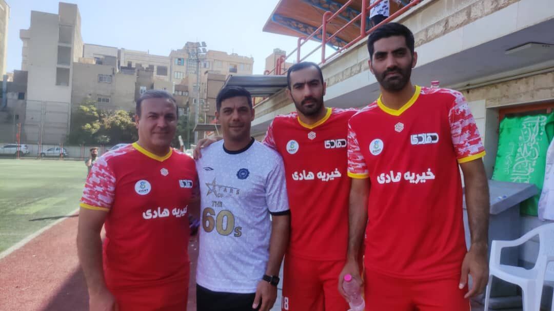 ستارگان استقلال و پرسپولیس برای ۱۱۰۰ کودک لوازم التحریر خریدند ستارگان استقلال و پرسپولیس برای ۱۱۰۰ کودک لوازم التحریر خریدند