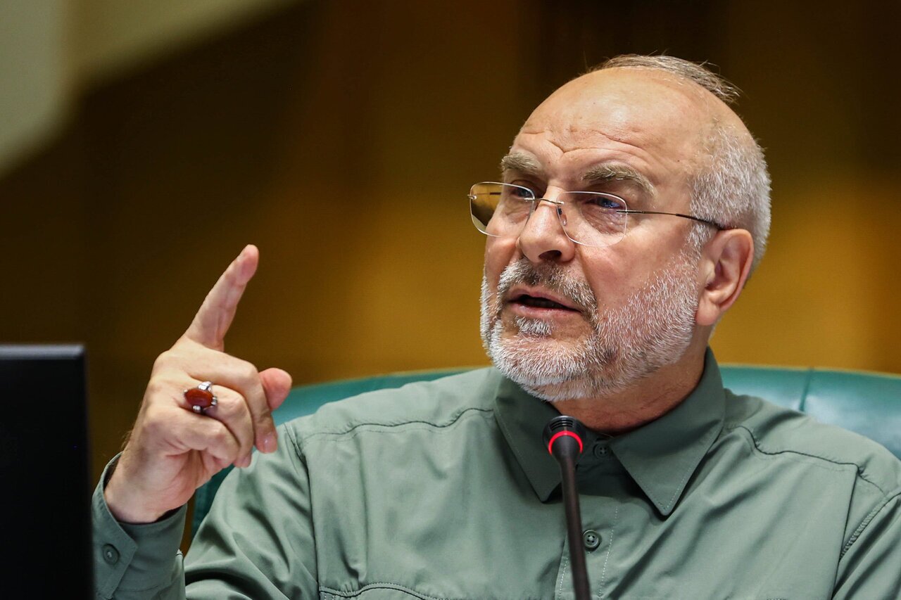 قالیباف: ایران خود را ملزم به رعایت قطعنامههای غیرقانونی از جمله تعلیق غنیسازی نمیداند / اجرای اسنپ بک و بازگشت قطعنامههای تحریمی را غیرقانونی میدانیم / باتوجه به اینکه روسیه و چین به عنوان دو کشور دائم شورای امنیت بر این امر تصریح کرده اند، هیچ کشوری الزامی به رعایت آنها ندارد / سه کشور اروپایی بانی مکانیسم ماشه، واکنش ما را خواهند دید قالیباف: ایران خود را ملزم به رعایت قطعنامههای غیرقانونی از جمله تعلیق غنیسازی نمیداند / اجرای اسنپ بک و بازگشت قطعنامههای تحریمی را غیرقانونی میدانیم / باتوجه به اینکه روسیه و چین به عنوان دو کشور دائم شورای امنیت بر این امر تصریح کرده اند، هیچ کشوری الزامی به رعایت آنها ندارد / سه کشور اروپایی بانی مکانیسم ماشه، واکنش ما را خواهند دید