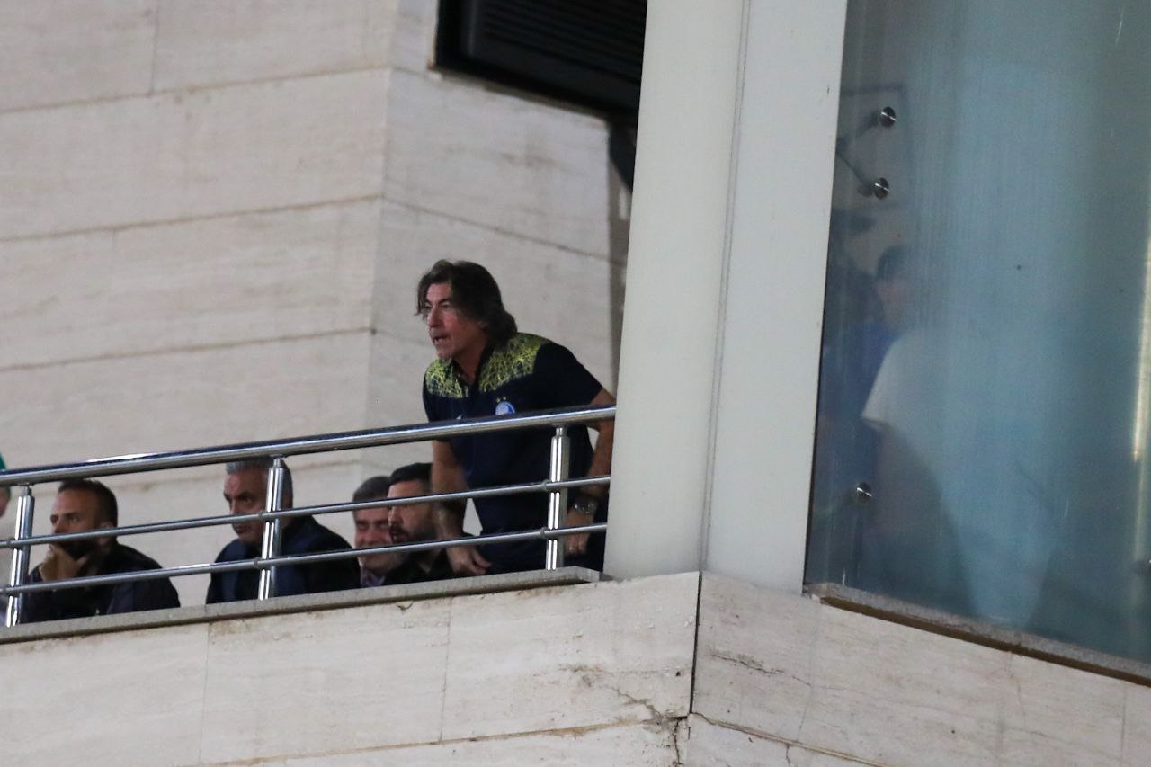 ساپینتو تمرکز ندارد؛ همدانی: قائدی چه چیزی کمتر از بازیکنان میلیون دلاری فعلی استقلال داشت؟