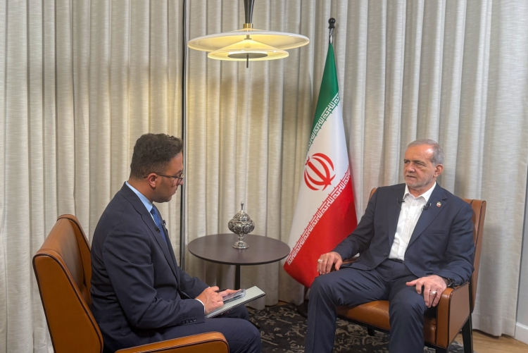 پزشکیان در گفتوگو با شبکه العربی قطر: ما برای گفتگو با آمریکا، آمادگی خود را اعلام کرده بودیم، اما این واشنگتن بود که نخواست وارد گفتوگو شود / برای رقیقسازی اورانیوم ۶۰ درصد مشکلی نداشتیم؛ آمادگی داشتیم این موضوع را در چارچوب گفتوگوها حل و فصل کنیم پزشکیان در گفتوگو با شبکه العربی قطر: ما برای گفتگو با آمریکا، آمادگی خود را اعلام کرده بودیم، اما این واشنگتن بود که نخواست وارد گفتوگو شود / برای رقیقسازی اورانیوم ۶۰ درصد مشکلی نداشتیم؛ آمادگی داشتیم این موضوع را در چارچوب گفتوگوها حل و فصل کنیم