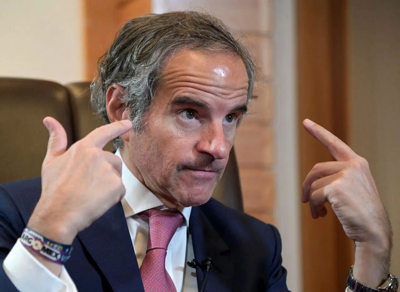 گروسی: معتقدیم بیشتر ذخایر اورانیوم ایران، هنوز در اصفهان، نطنز و فردو باقی مانده/ آژانس قبل از حملات اسرائیل از این تأسیسات بازرسی کرده بود؛ از آن زمان، از طریق تصاویر ماهوارهای بر آنها نظارت میکنیم؛ کشورهایی که برنامه هستهای تهران را رصد میکنند هم درباره عدم تصمیم ایران برای ساخت بمب هستهای، به نتیجهای مانند ما دست یافتند گروسی: معتقدیم بیشتر ذخایر اورانیوم ایران، هنوز در اصفهان، نطنز و فردو باقی مانده/ آژانس قبل از حملات اسرائیل از این تأسیسات بازرسی کرده بود؛ از آن زمان، از طریق تصاویر ماهوارهای بر آنها نظارت میکنیم؛ کشورهایی که برنامه هستهای تهران را رصد میکنند هم درباره عدم تصمیم ایران برای ساخت بمب هستهای، به نتیجهای مانند ما دست یافتند