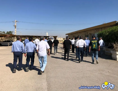 تجمع کارگران پایانهها و مخازن پتروشیمی ماهشهر در اعتراض به اداره کار تجمع کارگران پایانهها و مخازن پتروشیمی ماهشهر در اعتراض به اداره کار