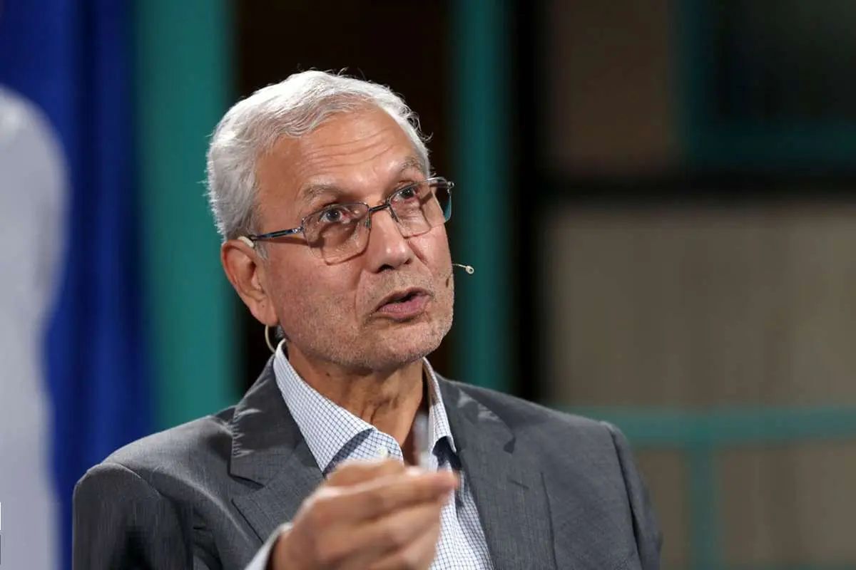 علی ربیعی، دستیار اجتماعی پزشکیان: ایرانِ پس از جنگ، بهطور قطع سیاست اجتماعی متفاوتی میطلبد/ جریانهایی قوی در تلاش هستند تا با همان ابزار گذشته که مبنای تحلیل دشمن از مردم شده بود، حرکت کنند/ این عده کماکان به دنبال اقداماتی سلبی در مورد «پوشش» هستند؛ خیال این افراد تا هزینهای سنگین به وجود نیاید، راحت نمیشود علی ربیعی، دستیار اجتماعی پزشکیان: ایرانِ پس از جنگ، بهطور قطع سیاست اجتماعی متفاوتی میطلبد/ جریانهایی قوی در تلاش هستند تا با همان ابزار گذشته که مبنای تحلیل دشمن از مردم شده بود، حرکت کنند/ این عده کماکان به دنبال اقداماتی سلبی در مورد «پوشش» هستند؛ خیال این افراد تا هزینهای سنگین به وجود نیاید، راحت نمیشود