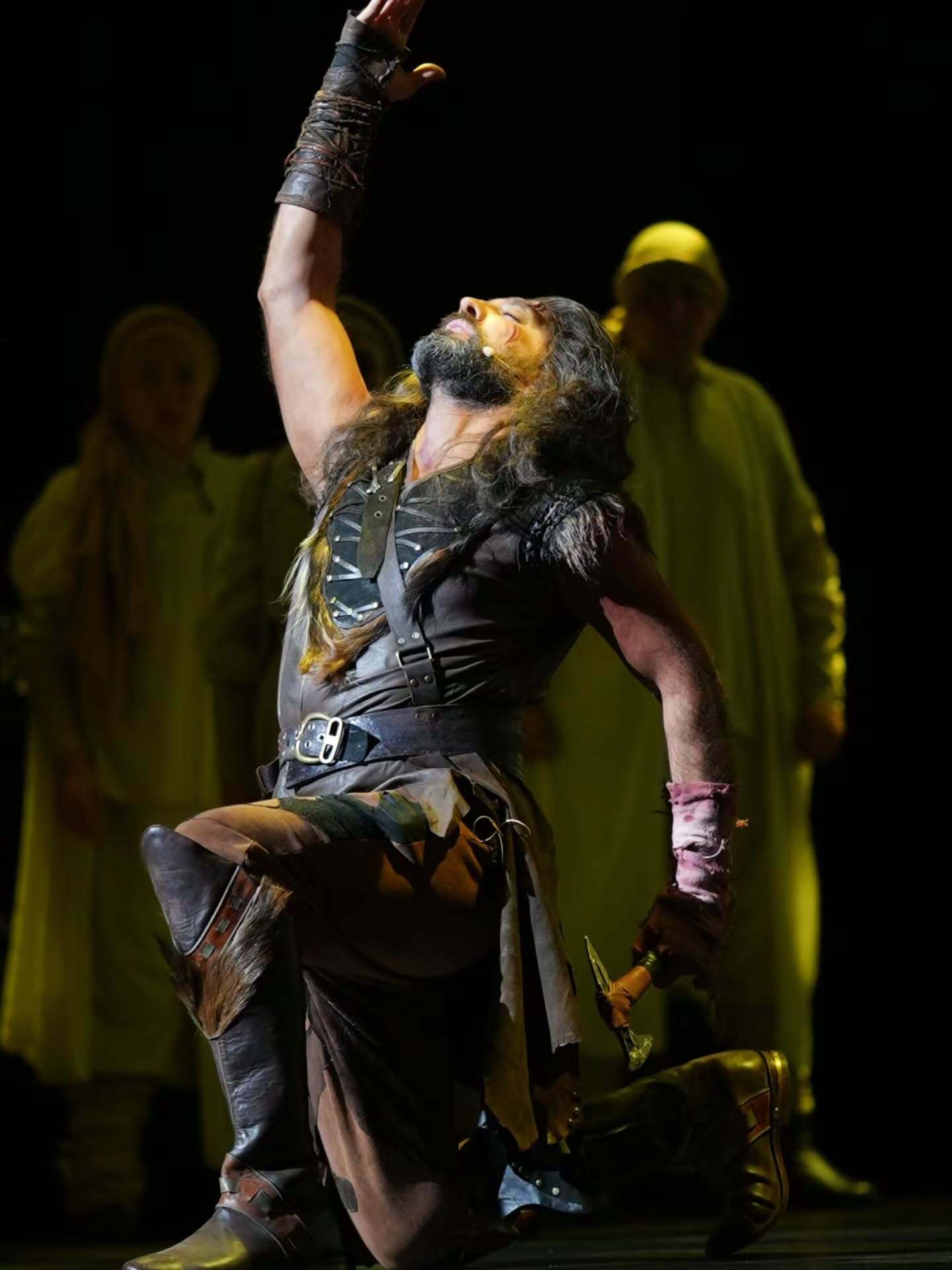 بهرام رادان، بازیگر و هنرمند مطرح سینمای ایران در اجرای نمایش سی صد