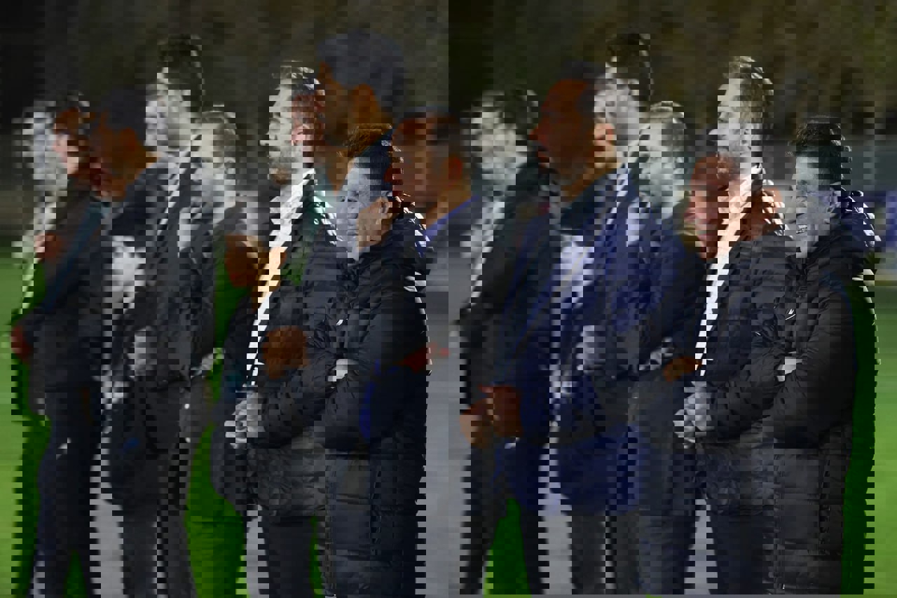 حضور علی خطیر در کنار امیر قلعه نویی