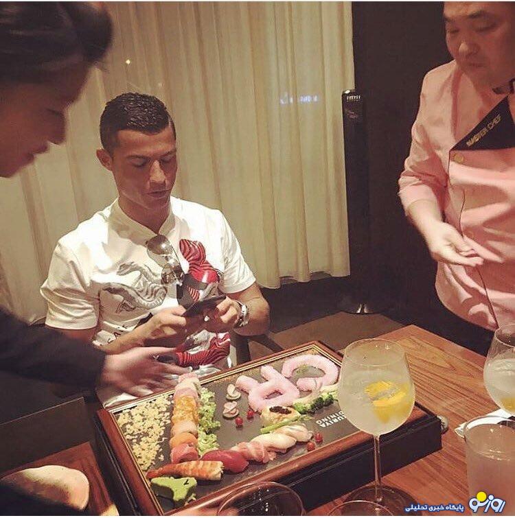 گرانترین غذای تاریخ به مبلغ؛ ۴۵۰،۰۰۰،۰۰۰،۰۰۰ تومان چه کسانی میل کردند؟! نوش جان! گرانترین غذای تاریخ به مبلغ؛ ۴۵۰،۰۰۰،۰۰۰،۰۰۰ تومان چه کسانی میل کردند؟! نوش جان!