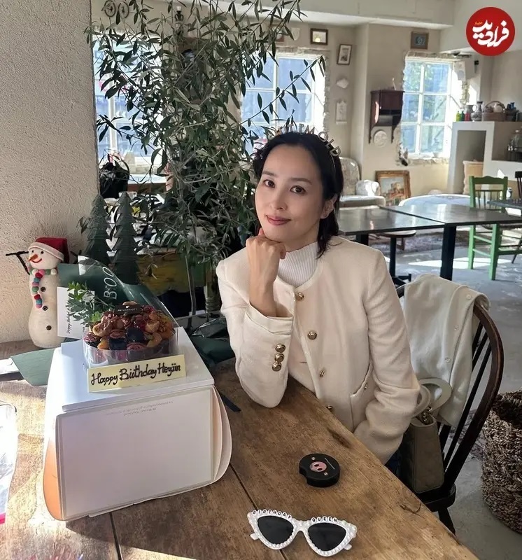 سوسانو در کنار زن تسو با تم های بامزه