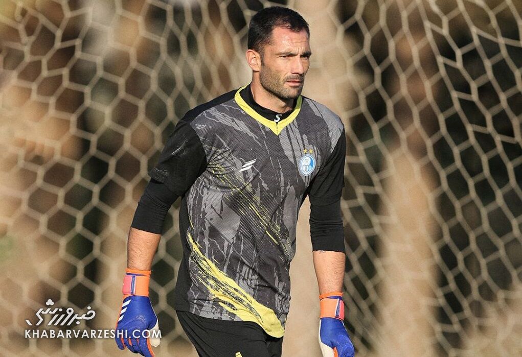 ریکاردو ساپینتو طرح اخراج بازیکن مطرح استقلال را وتو کرد! ریکاردو ساپینتو طرح اخراج بازیکن مطرح استقلال را وتو کرد!