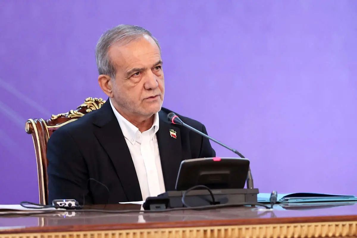 پزشکیان: مسئله حجاب و عفاف نباید به ابزاری برای منازعه بدل شود/ هیچ شکلی از اجبار یا تحمیل، نمیتواند جایگزین باور درونی شود پزشکیان: مسئله حجاب و عفاف نباید به ابزاری برای منازعه بدل شود/ هیچ شکلی از اجبار یا تحمیل، نمیتواند جایگزین باور درونی شود