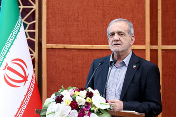 روزنامه شرق:پزشکیان در سوزاندن سرمایه اجتماعی و سیاسی موفق عمل کرد/ هم ظریف و طیب نیا و آذری جهرمی را از دست داد، هم اصلاح طلبان را روزنامه شرق:پزشکیان در سوزاندن سرمایه اجتماعی و سیاسی موفق عمل کرد/ هم ظریف و طیب نیا و آذری جهرمی را از دست داد، هم اصلاح طلبان را