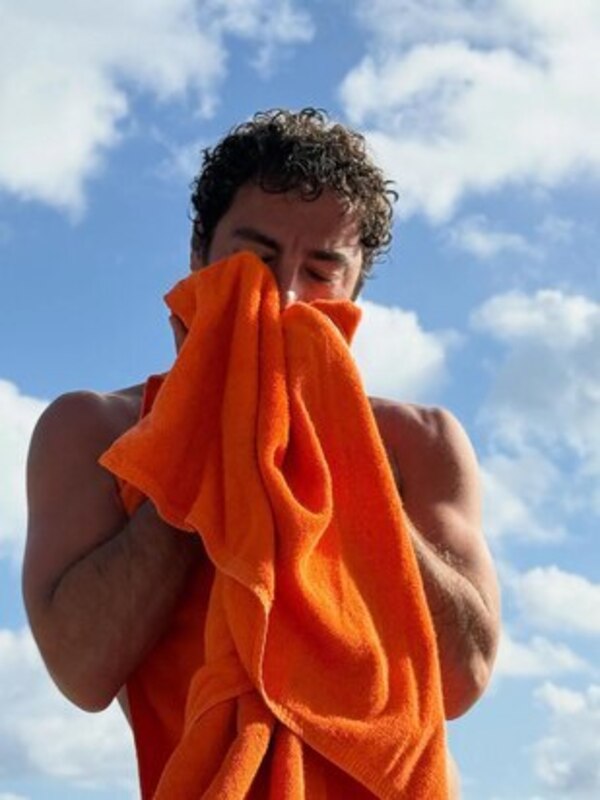 استایل اروپایی فرشته حسینی و نوید محمدزاده در قایق مسافرتی