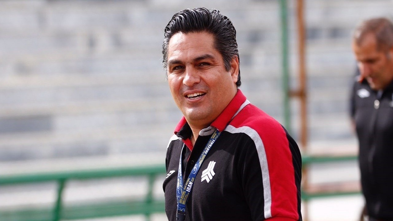 مهرانپور: سحرخیزان باید از خودگذشتگی را یاد بگیرد مهرانپور: سحرخیزان باید از خودگذشتگی را یاد بگیرد