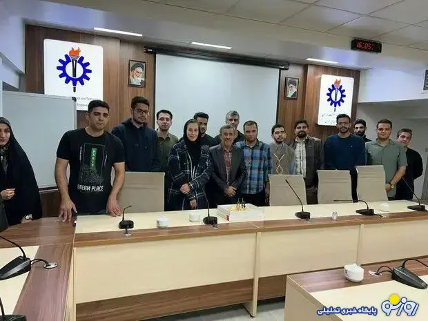 جشن تولد ۶۸ سالگی احمدینژاد جشن تولد ۶۸ سالگی احمدینژاد