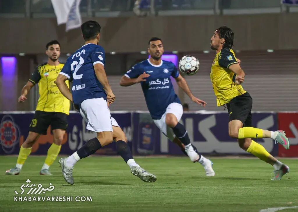 جشن صدرنشینی استقلال خیلی زود خراب شد/ خبر تلخ برای آبی‌ها از نقش جهان