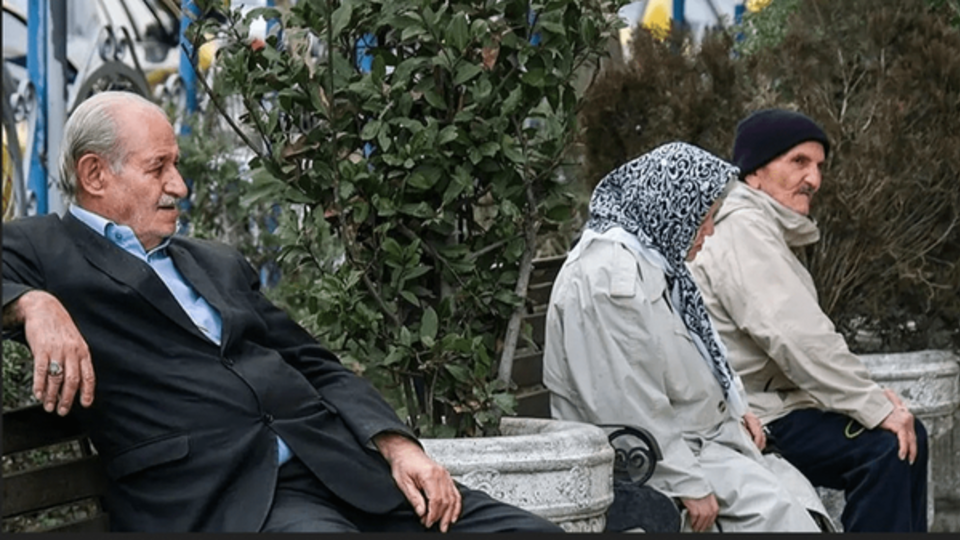 بازنشستگان خواستار تعویق یکساله اقساط وامها شدند بازنشستگان خواستار تعویق یکساله اقساط وامها شدند